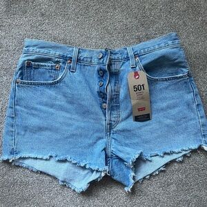 NWT Levi's Women's 501 Original Short | 32